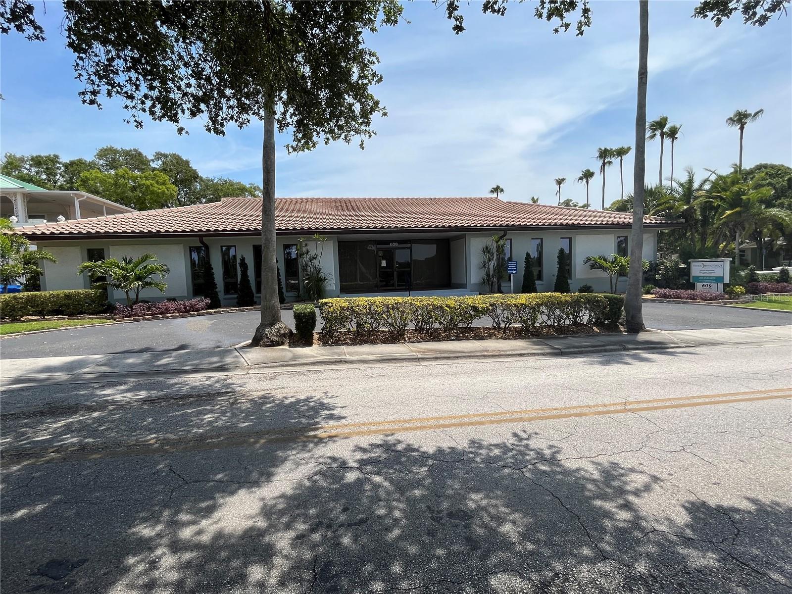 Photo of Listing #U8199716