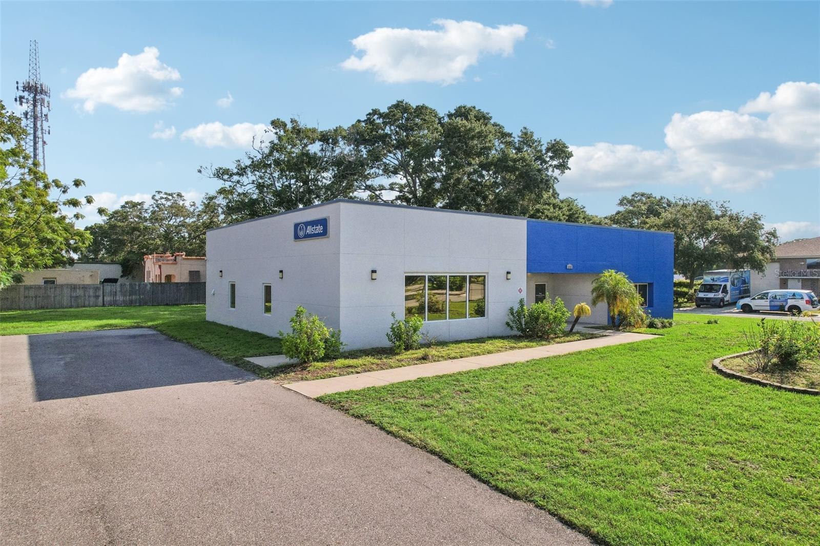 Photo of Listing #U8253554