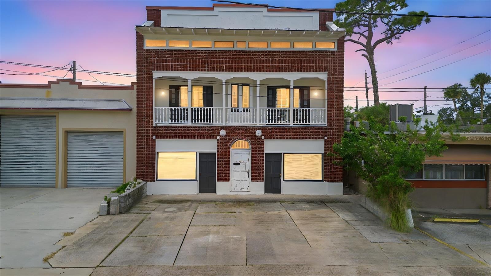 Photo of Listing #V4944223