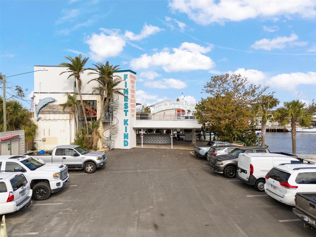 810 Dodecanese Boulevard, TARPON SPRINGS