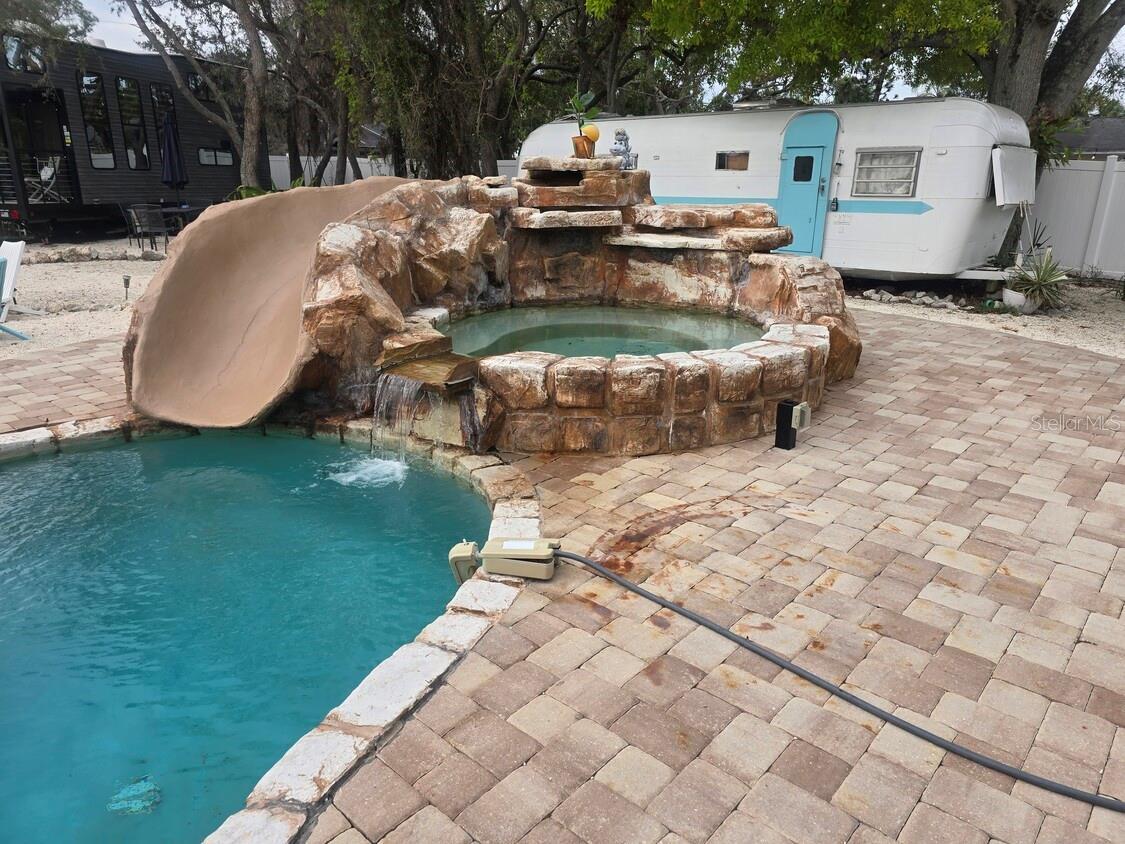 Photo of Listing #W7875912