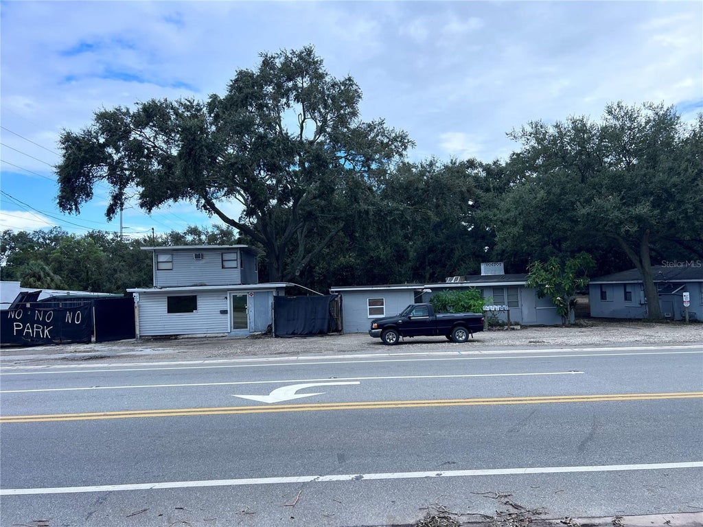 1302 Sunset Pt Rd, CLEARWATER