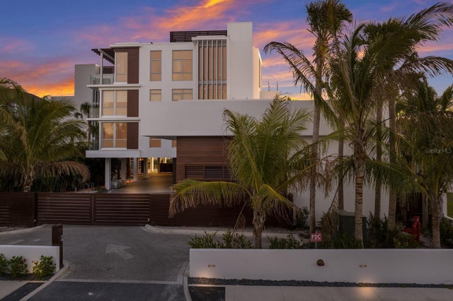 84 Avenida Veneccia 202 & 203, SARASOTA