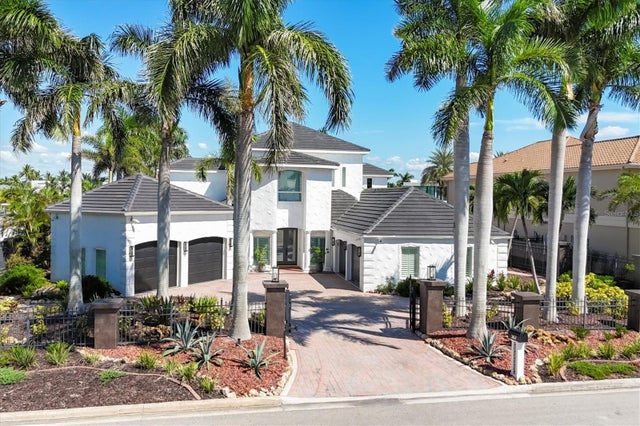 367 West Royal Flamingo Drive, SARASOTA