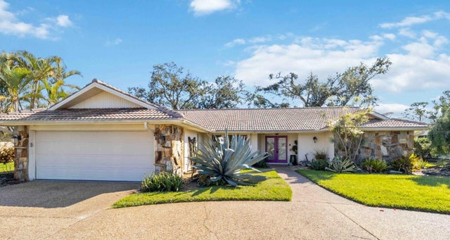 3876 Torrey Pines Boulevard, SARASOTA