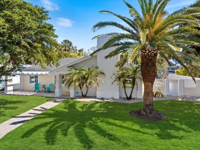 106 North Blvd Of The Presidents, SARASOTA