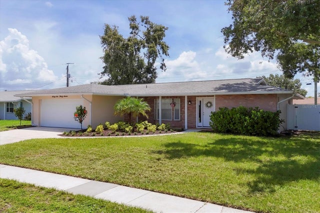 6637 Bowline Drive, SARASOTA