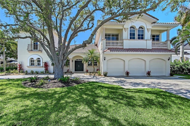 404 South Shore Drive, SARASOTA