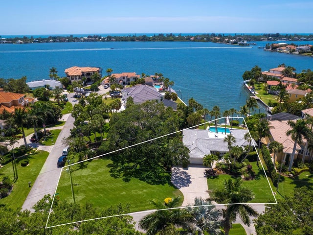 7614 Peninsular Drive, SARASOTA