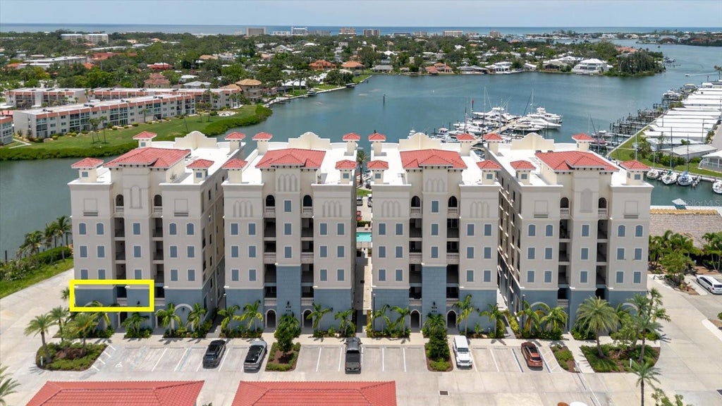 501 Tamiami Trail N 201, VENICE