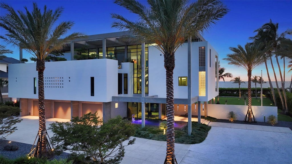 8250 Sanderling Road, SARASOTA