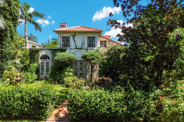 457 Woodland Drive, SARASOTA