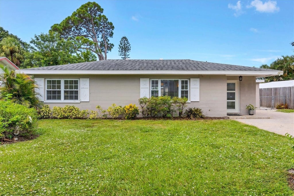 2284 Bougainvillea Street, SARASOTA