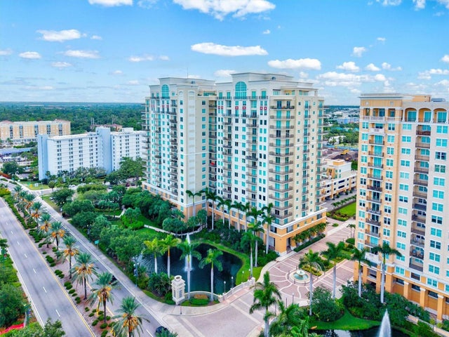 800 North Tamiami Trail 1111, SARASOTA