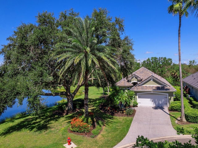 6505 Oakland Hills Drive, LAKEWOOD RANCH