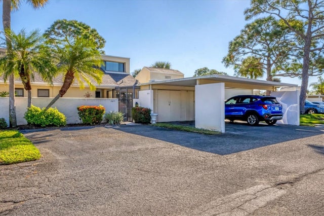 2671 Greenbelt Yard N2, SARASOTA