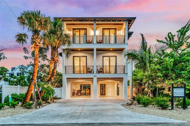 234 Grant Drive, SARASOTA
