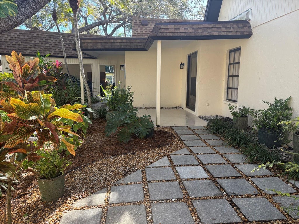 2237 Circlewood Drive 18, SARASOTA