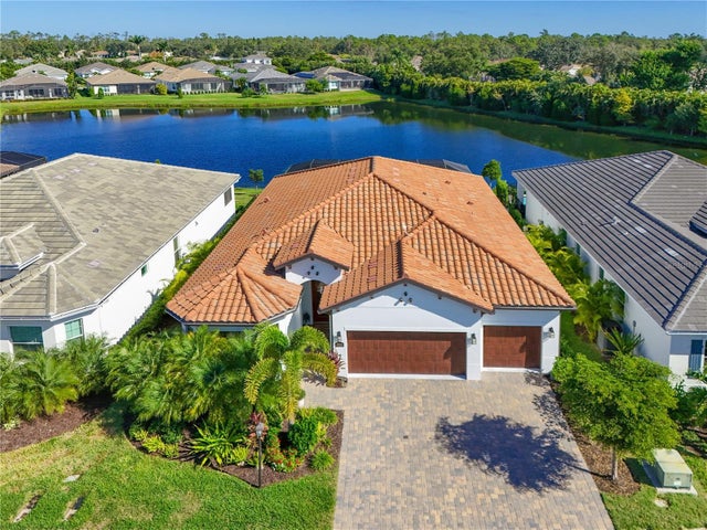 8013 Clearwater Court, SARASOTA