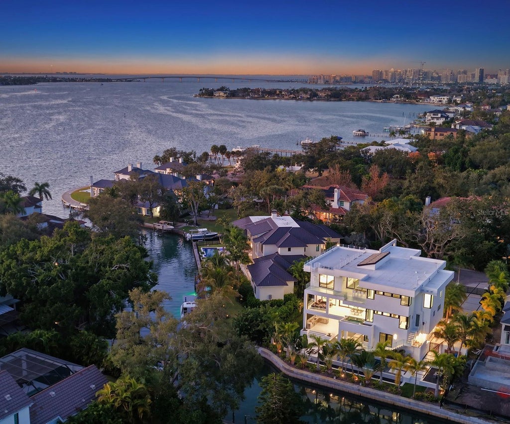 1610 North Lodge Drive, SARASOTA