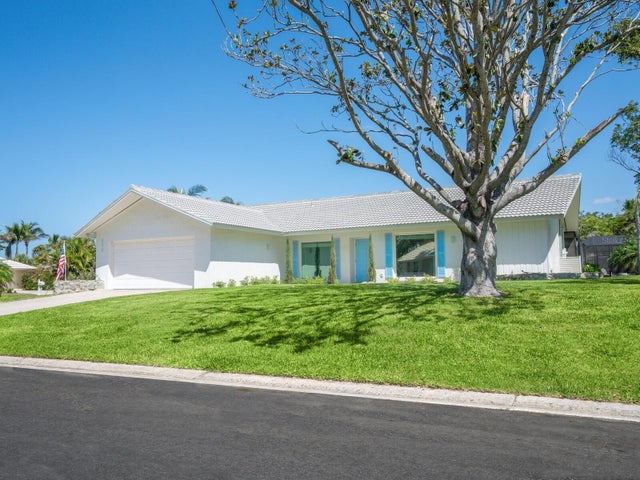 172 Sea Anchor Drive, OSPREY