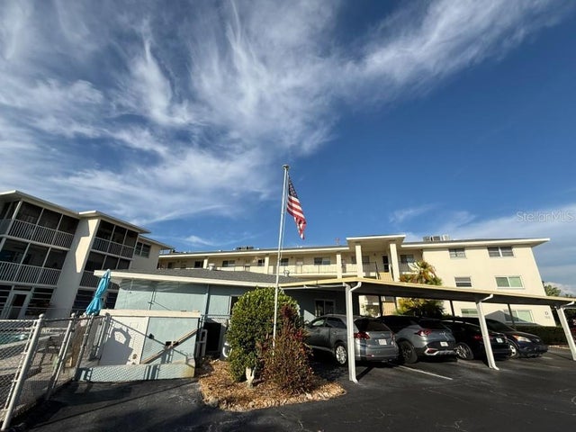 708 Tamiami Trail S 318, VENICE