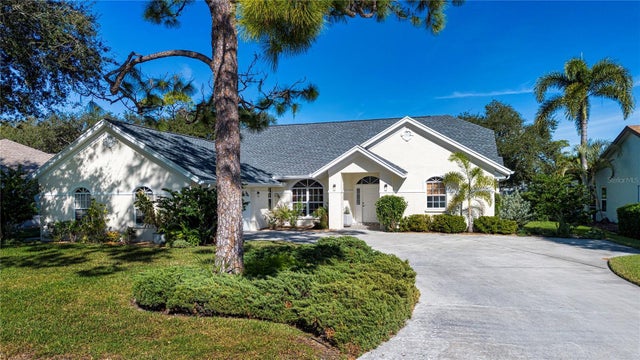 8267 Shadow Pine Way, SARASOTA