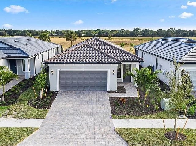 6319 Crested Eagle Lane, NOKOMIS