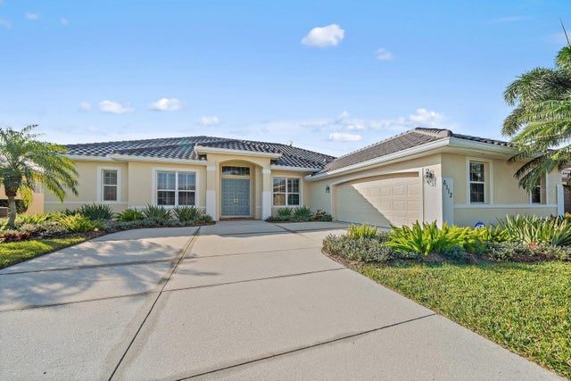 6112 Saddlehorn Avenue, SARASOTA