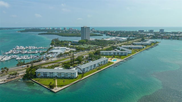 777 John Ringling Boulevard 32, SARASOTA