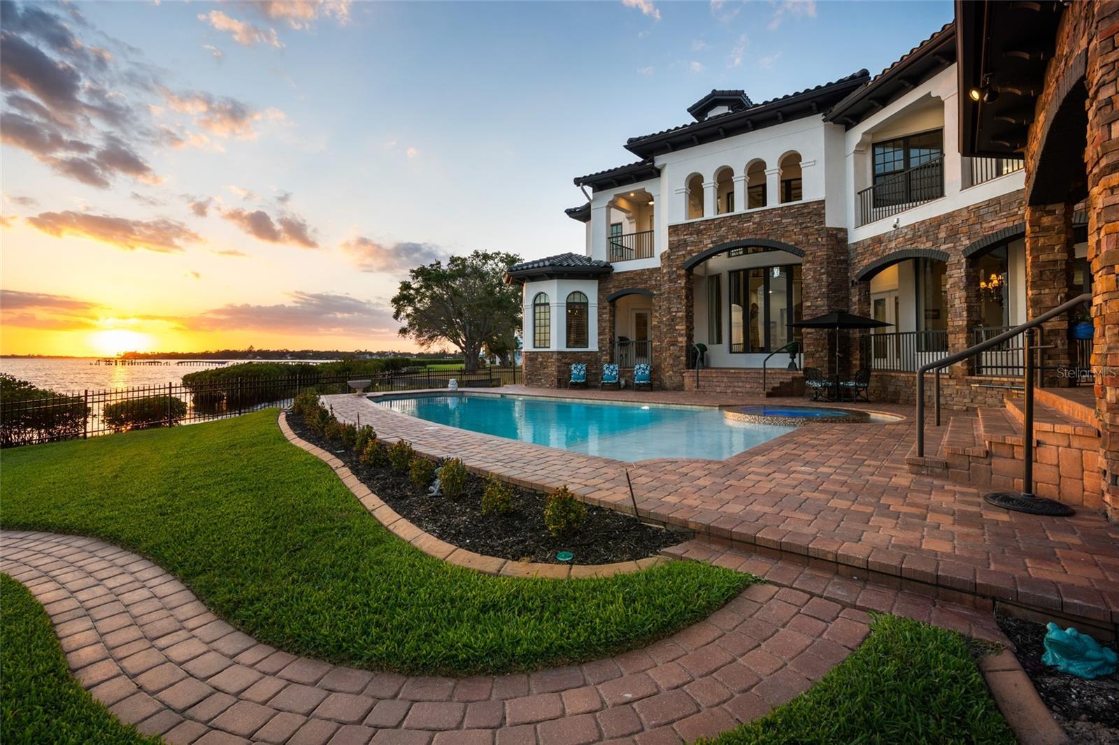 Photo of Listing #C7509086