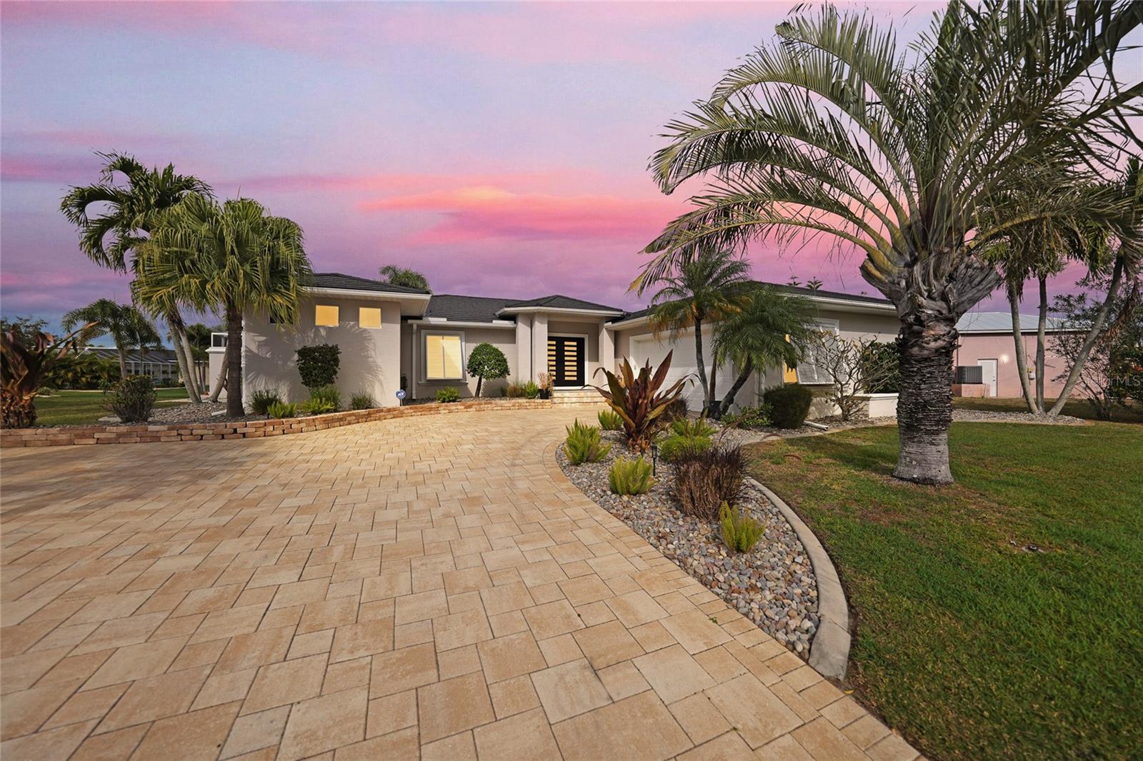 Photo of Listing #C7520201