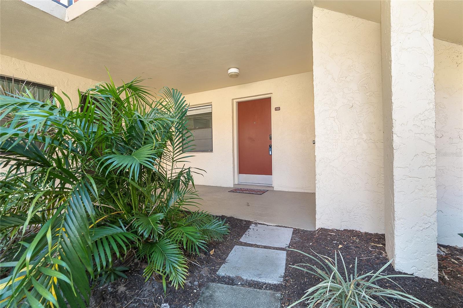 Photo of Listing #D6140015