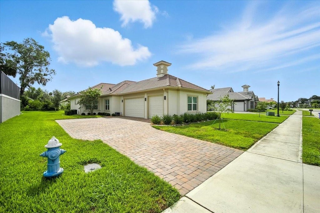 74 New Leatherwood Drive, PALM COAST