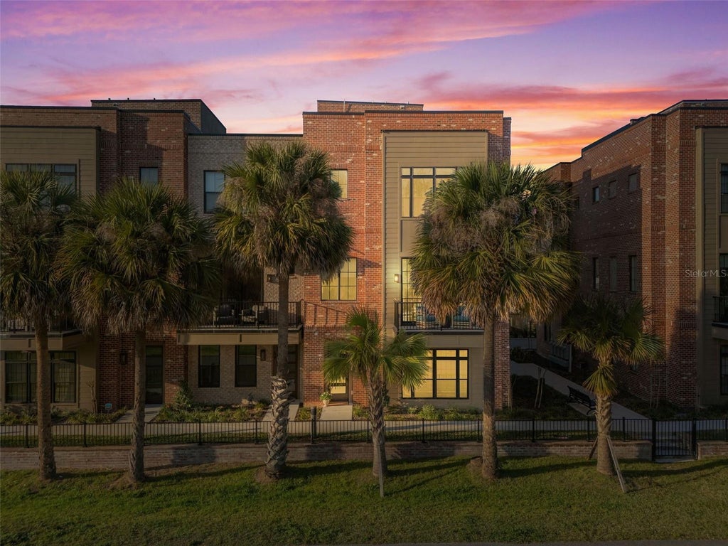 60 North Park Avenue, WINTER GARDEN