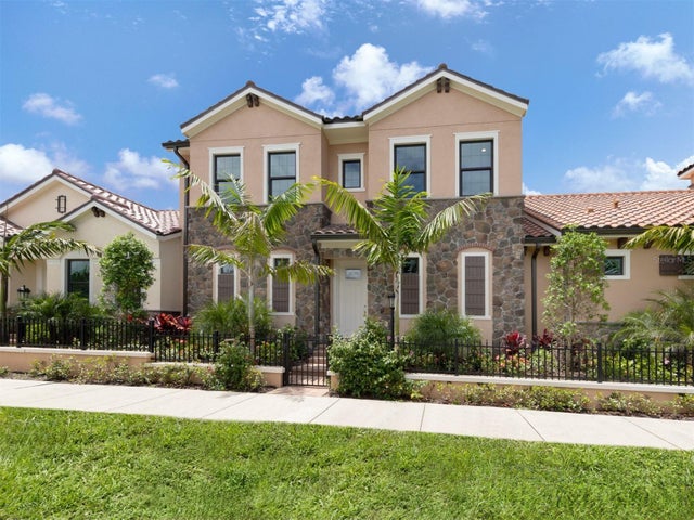 934 East Venice Avenue, VENICE