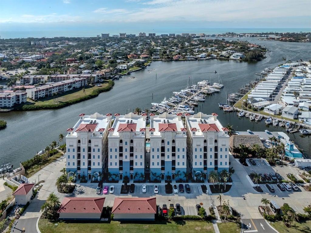 501 Tamiami Trail N 502, VENICE