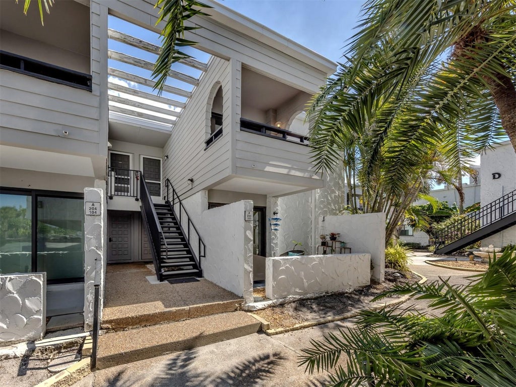 1555 Tarpon Center Drive 203, VENICE