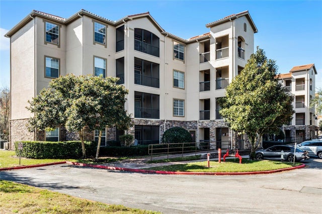 8020 Tuscany Way 6401, DAVENPORT