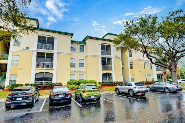 8819 Dunes Court 208, KISSIMMEE