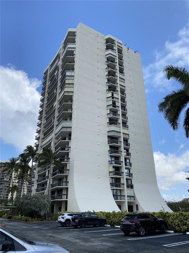 Photo of 2400 Presidential Way 1104, WEST PALM BEACH FL