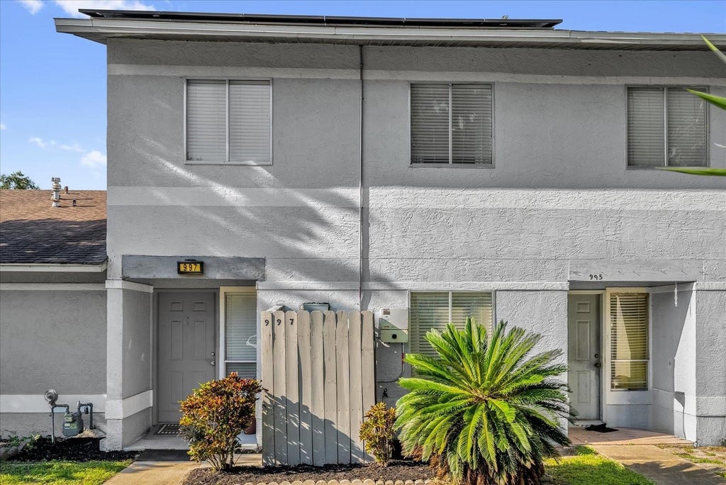 997 Stucki Terrace, WINTER GARDEN