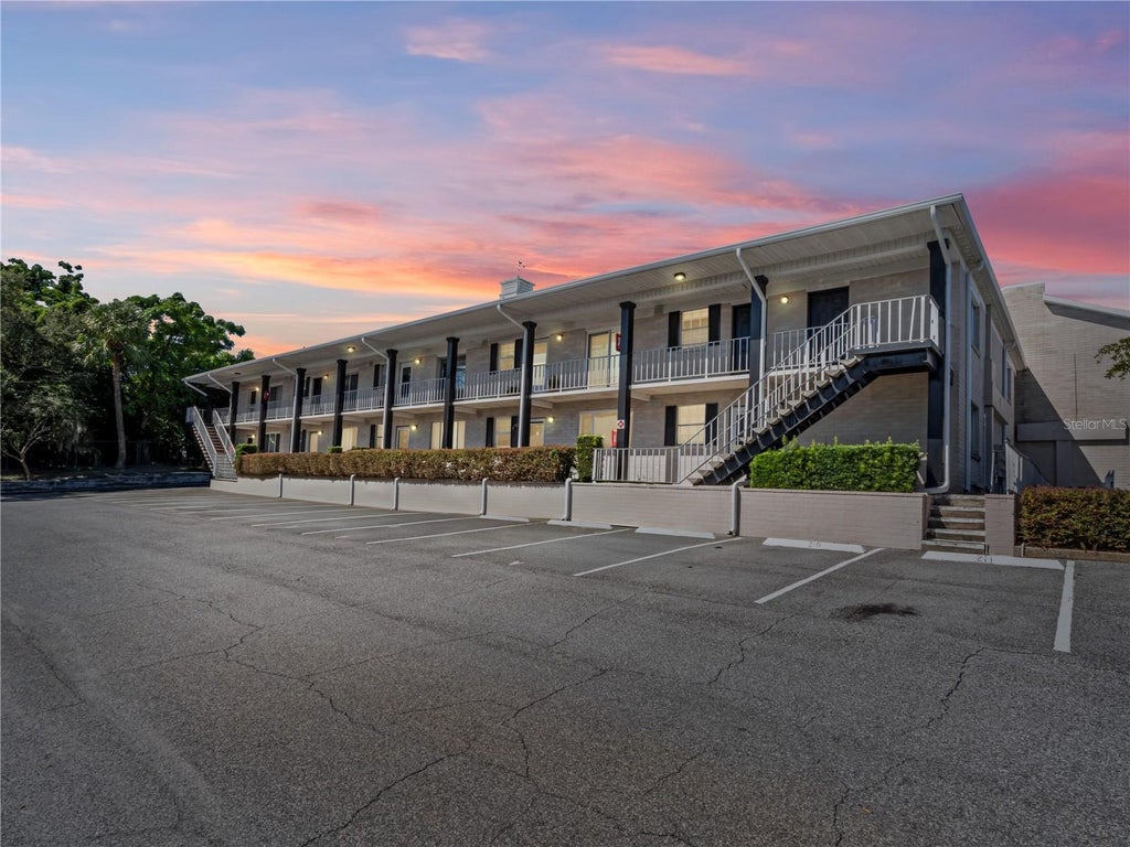 1250 South Denning Drive 213, WINTER PARK