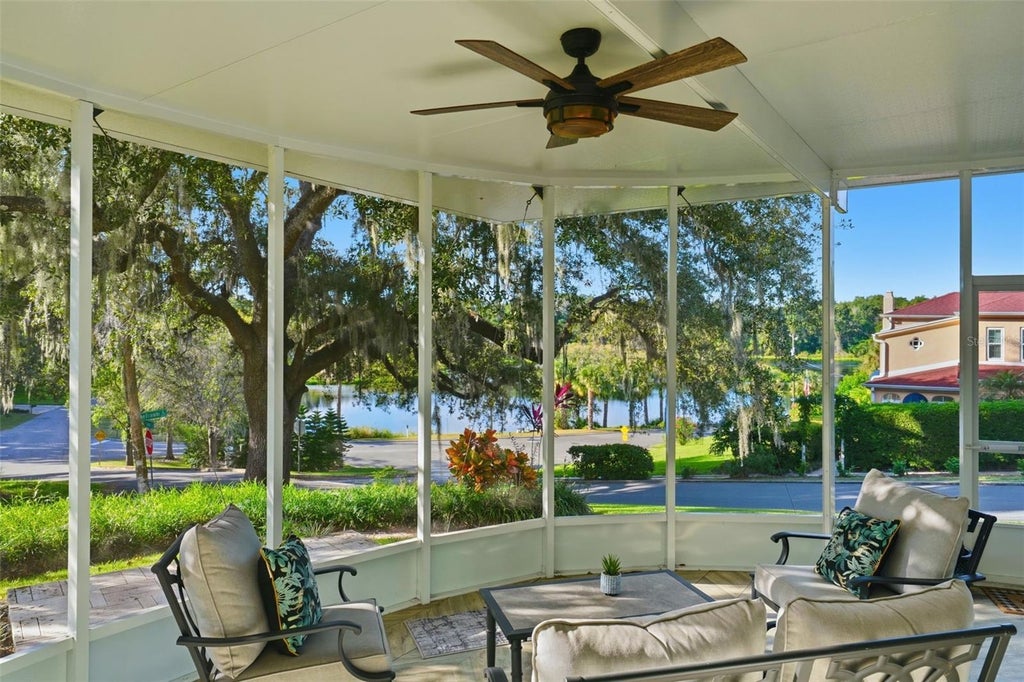 198 North Lake Franklin Drive, MOUNT DORA
