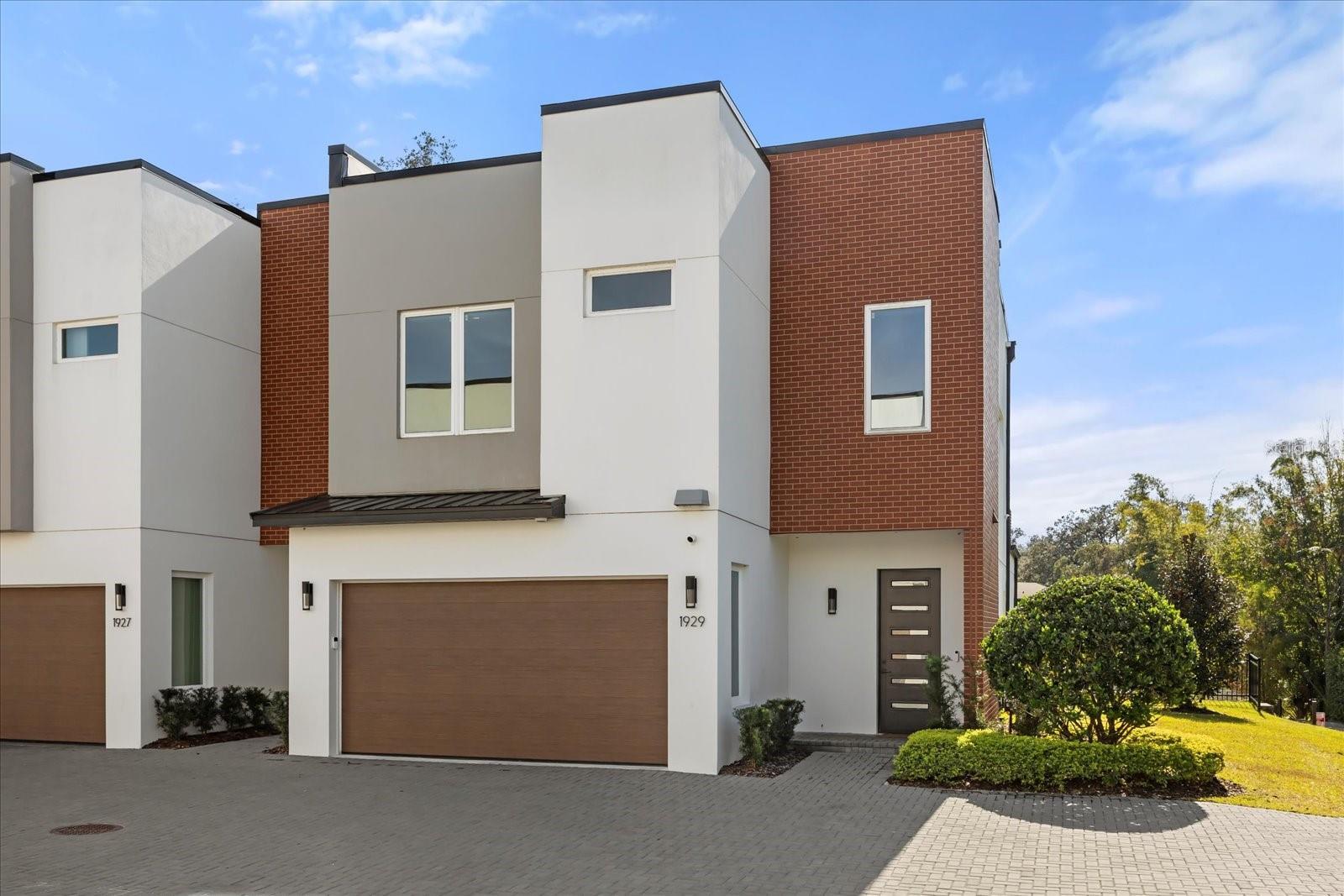 Photo of Listing #O6364557