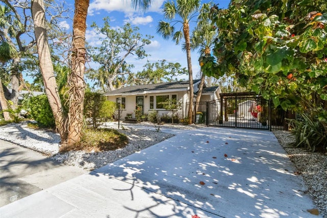 913 Tennessee Lane, SARASOTA