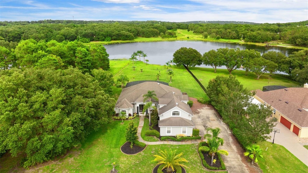 10701 Dark Water Court, CLERMONT