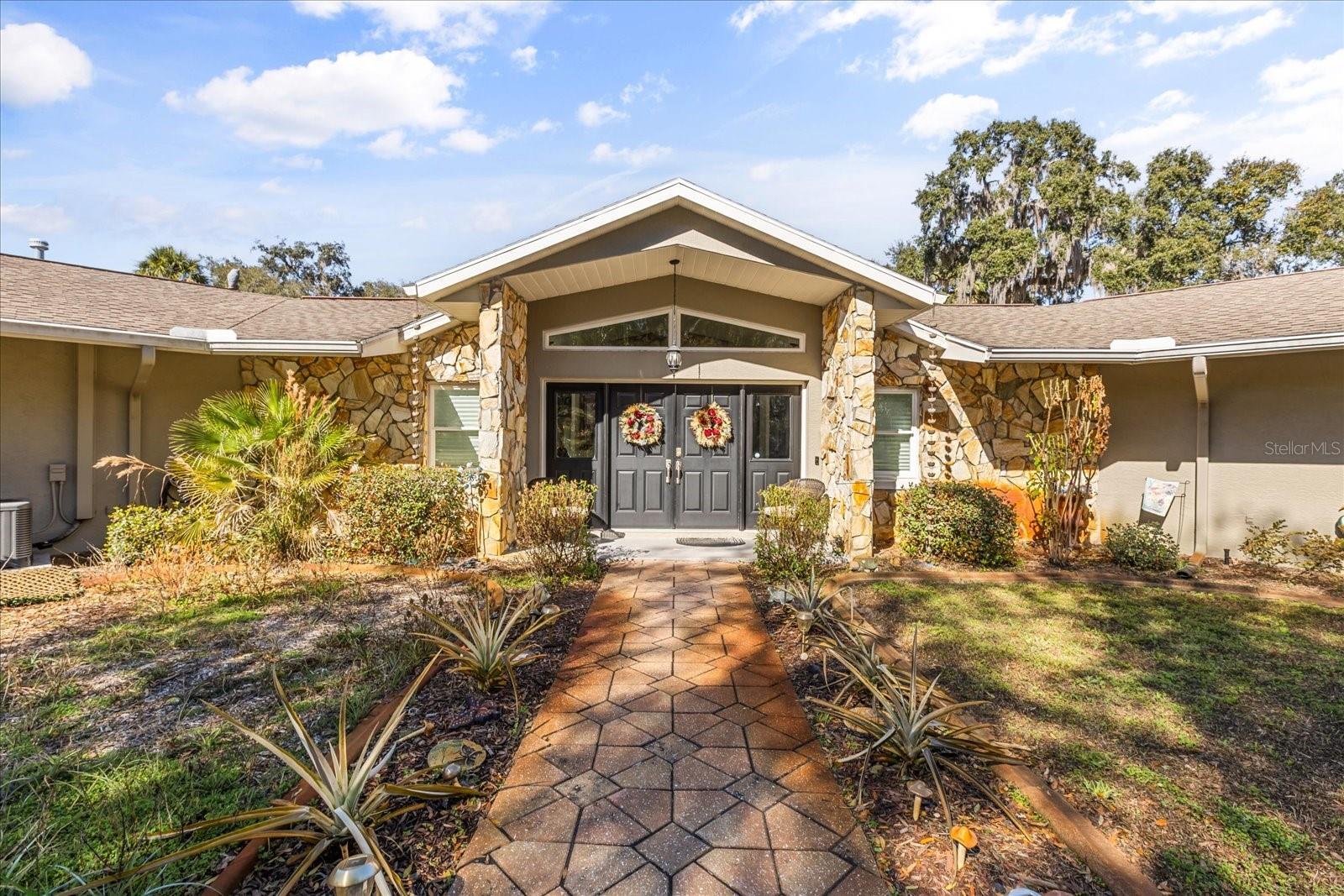 Photo of Listing #O6377705