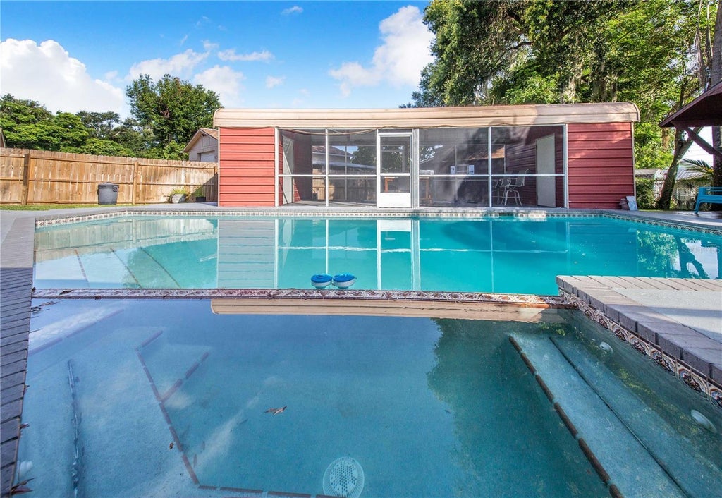 1317 Avenue A Se WINTER HAVEN - Mfrp4935343 8 696118885bc200cb538251f40d47d93b L 