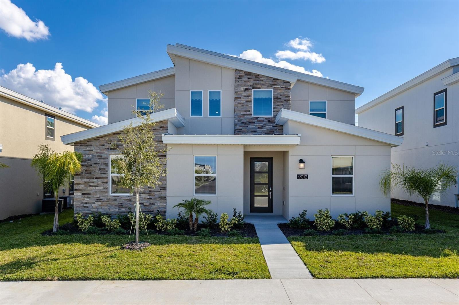 Photo of Listing #P4937129